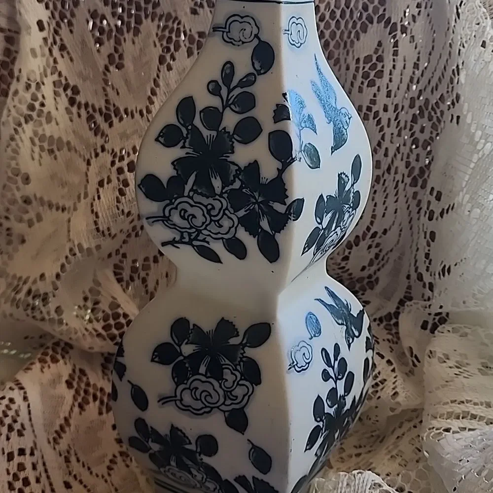Chinoiserie Unique Shape Small Mouth Floral Bird Vase